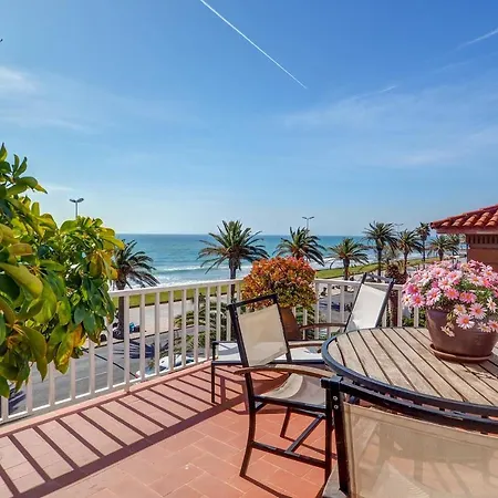Appartamento Rustic Seafront By Hello